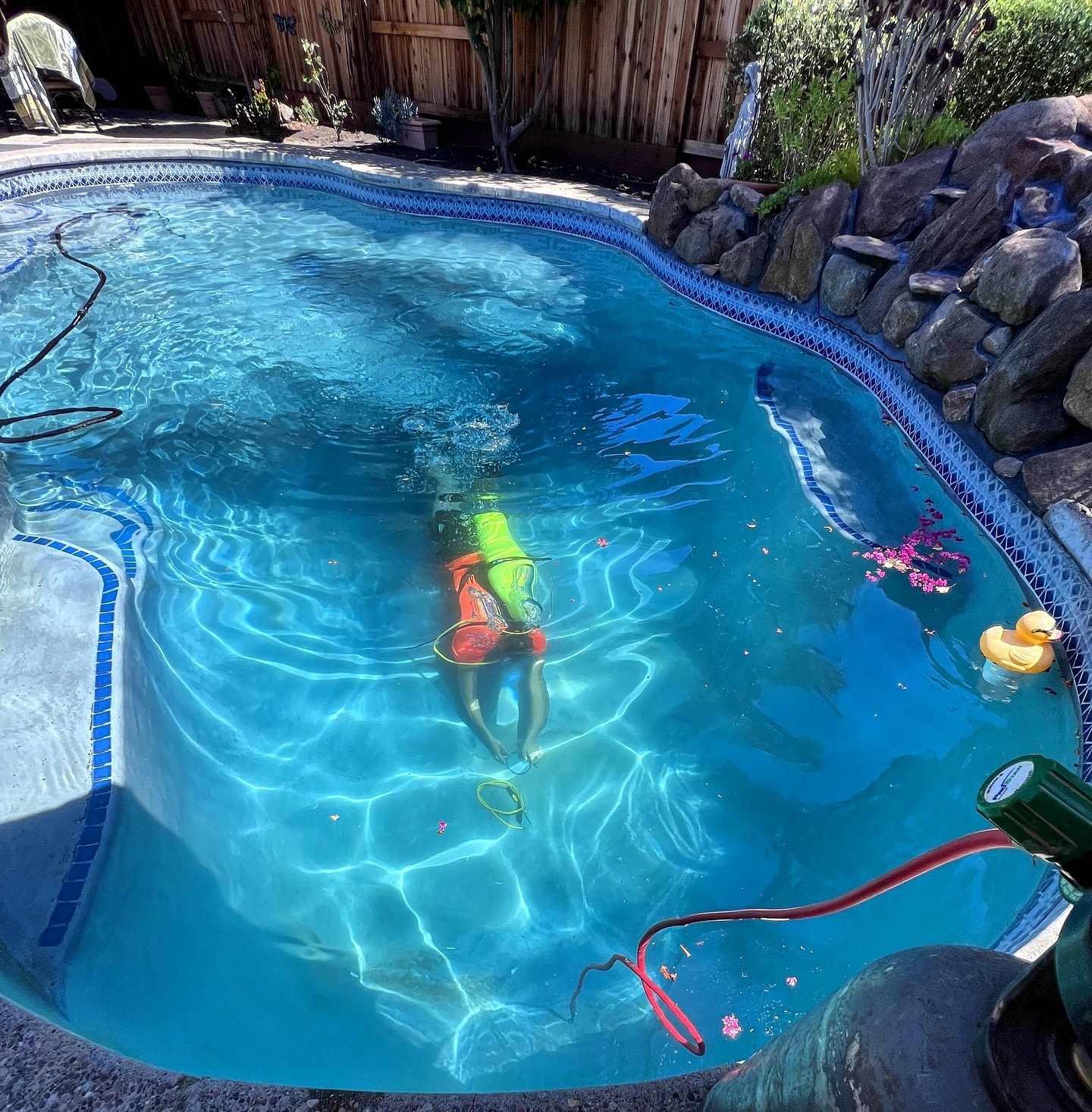 How to Fix Problems Associated with a Leaky Swimming Pool | Bullseye ...